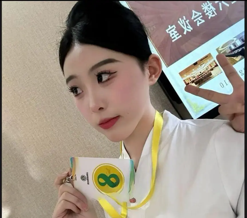被金主大哥各种花式调教，看得人口水直流