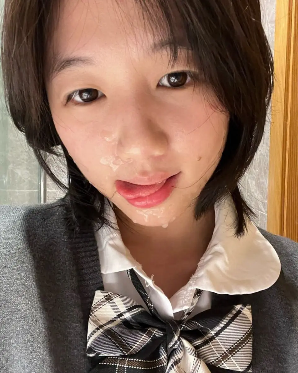 极品身材学生妹子宿舍露脸自拍自摸骚叫好痒