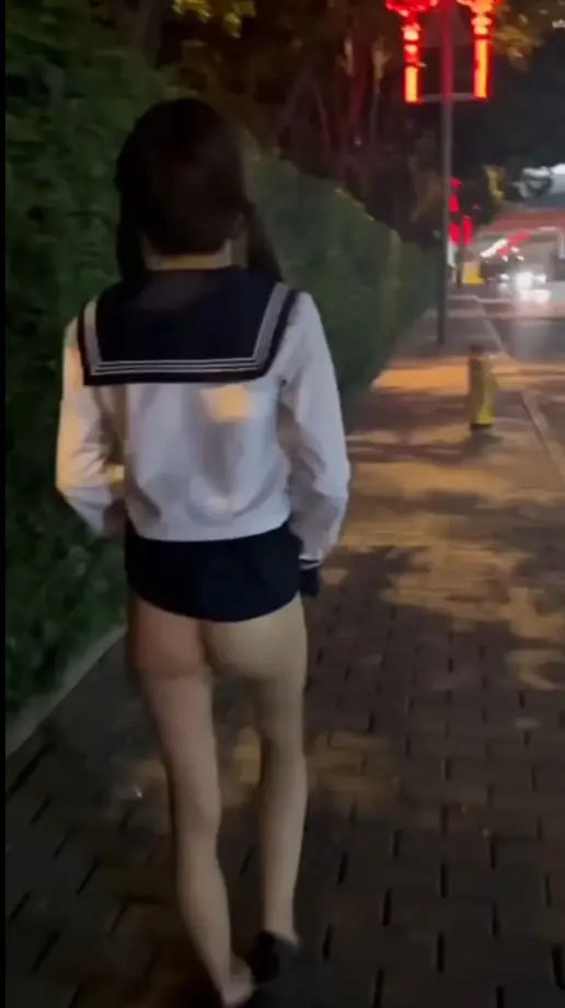 JK母狗在户外露出❕❕