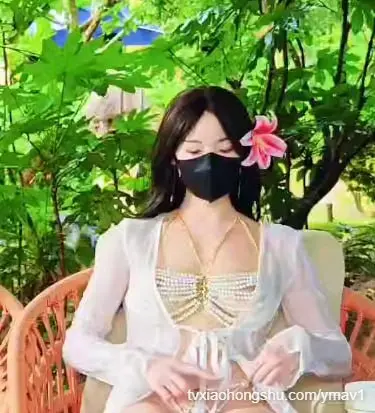 资源补充推特户外露出达人【moon_魔王】的斗篷极致调教会员群付费福利姬视频曝光