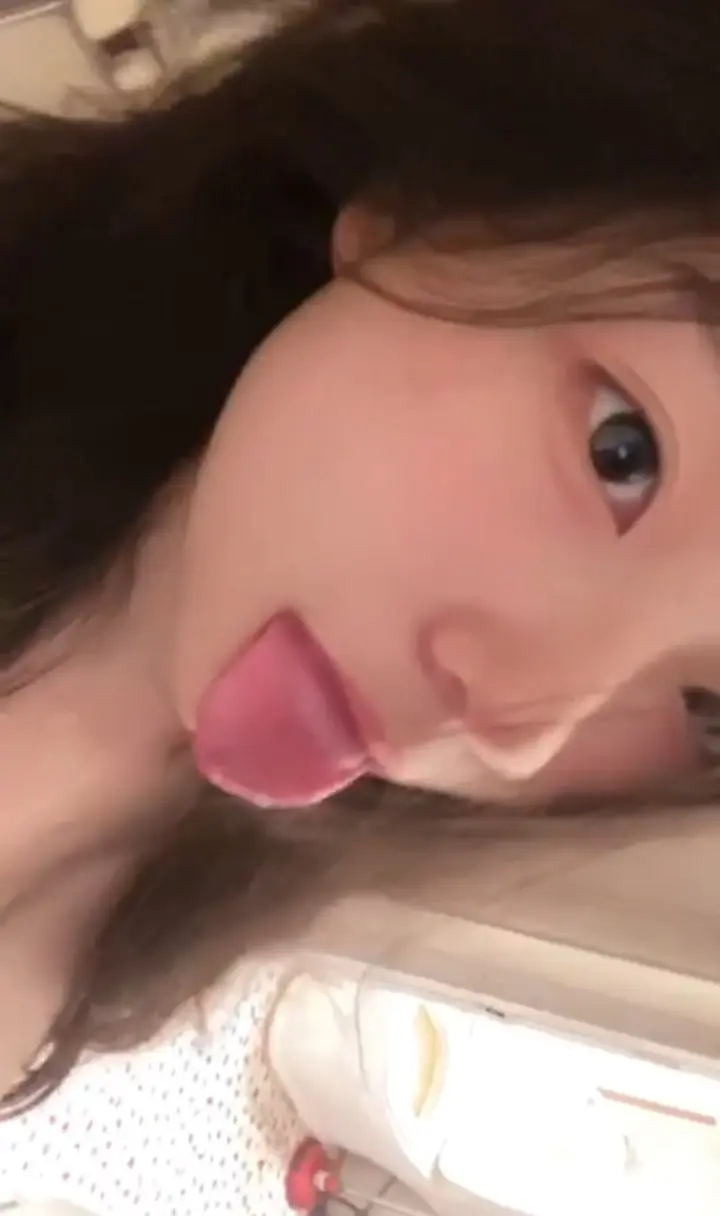 颜值纯欲甜美嫩妹裸舞秀自己完美的身材