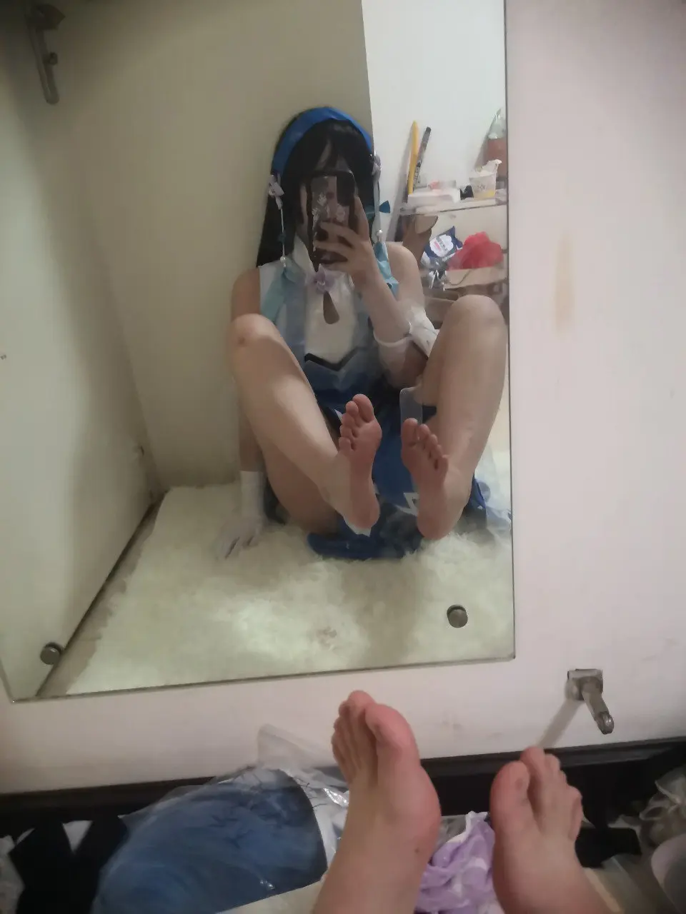 芙宁娜cos掰穴自慰 白虎小穴喷水高潮