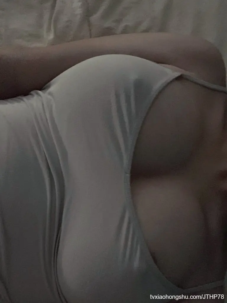 巨乳妻子