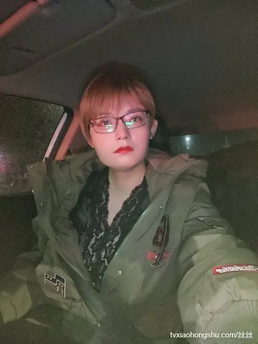 短发还真是帅气逼人