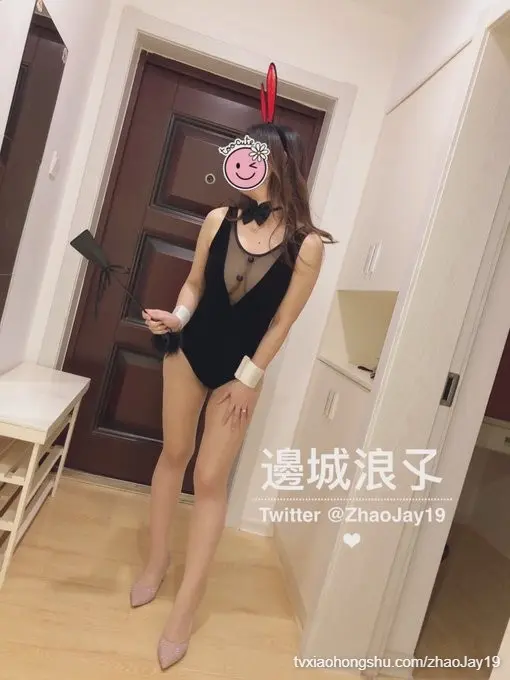 😜冒个泡~          马上圣诞节啦🎄 还没想好怎么过节呢~🤔