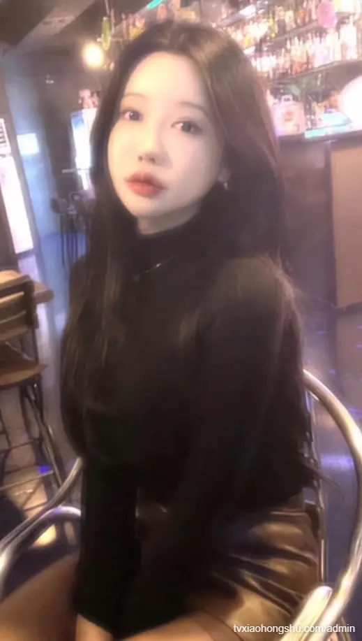 这个女的是谁啊  想看她的全部资源