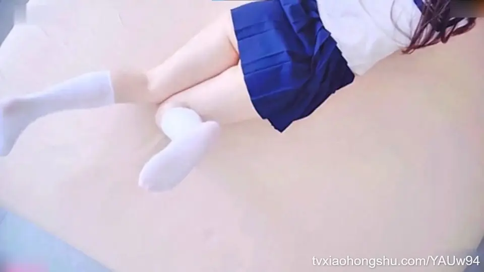 猥亵白虎妹妹！忍不住强攻无套破处！