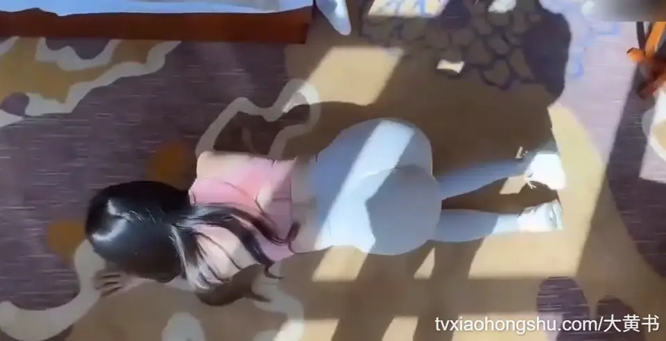 后入极品身材瑜伽教练 白虎骚货狠狠地插入深处内设