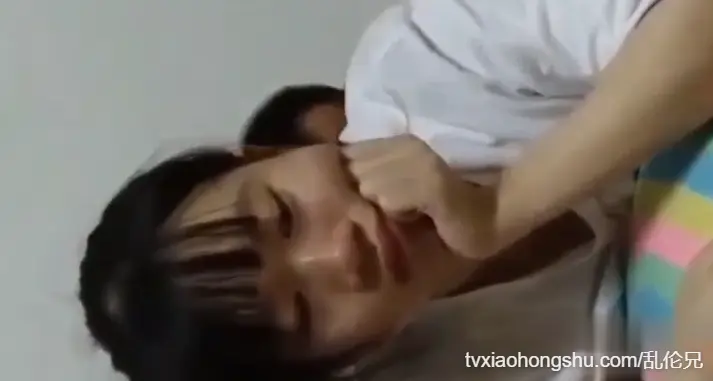 最新父女瓜 陕西面馆老板操女儿，乱伦鬼父