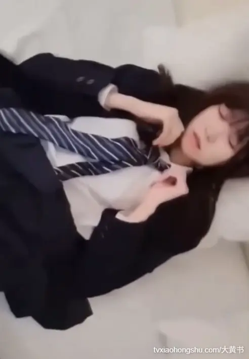 约炮清纯学生妹少女吃鸡足交无套啪啪连续内射
