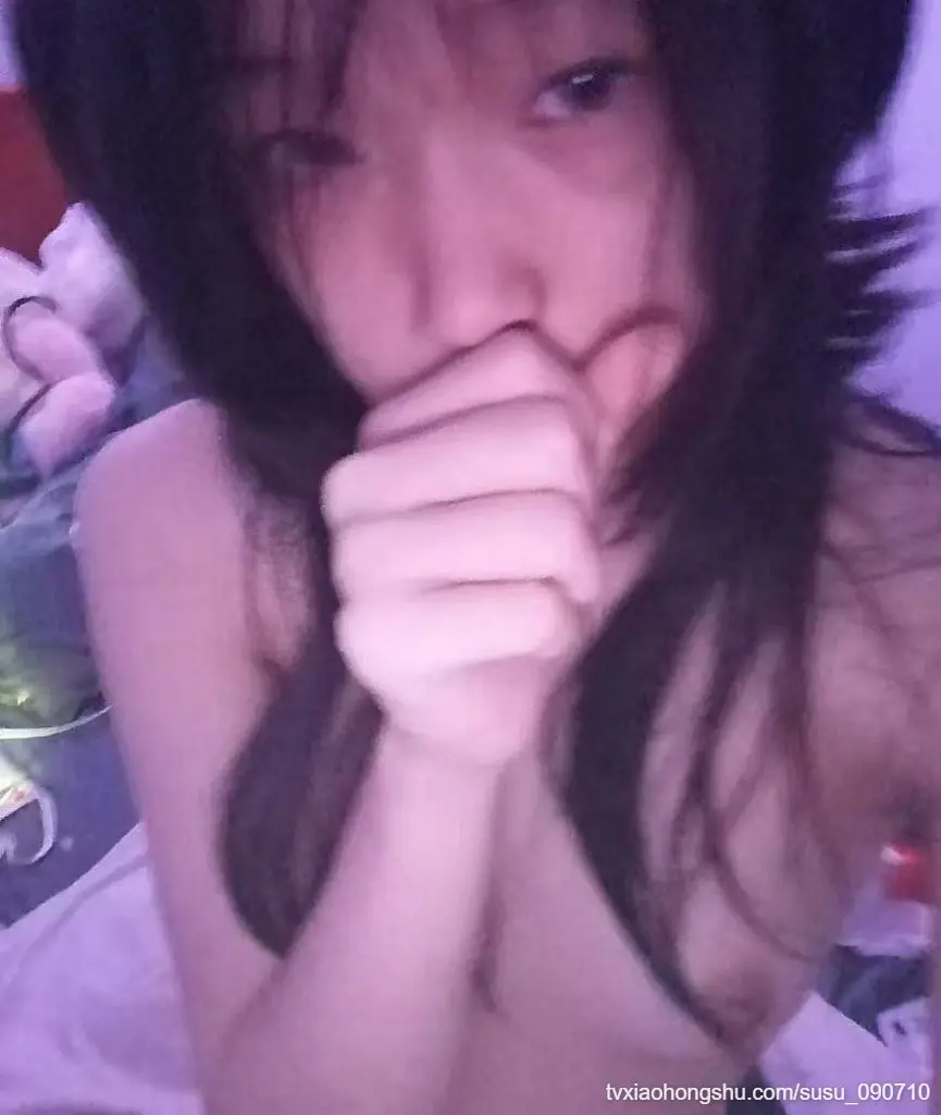 吻我身体的时候别说爱我，吻我嘴唇的时候别说想操我