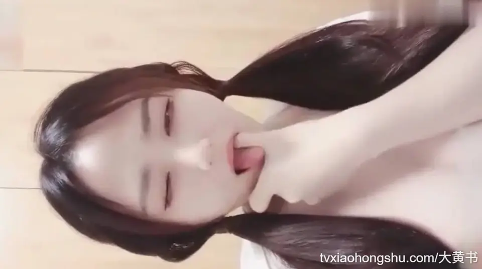 福利姬 女仆萝莉双马尾白虎自慰
