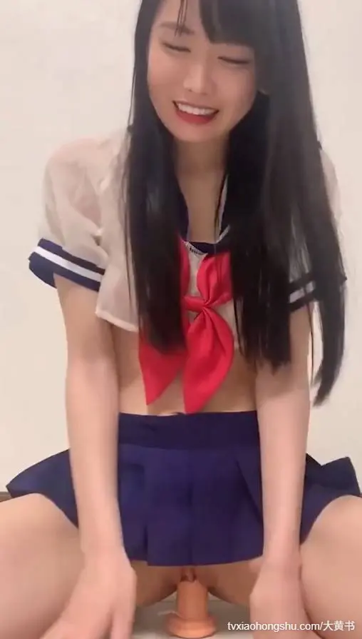 Yue网红甜美骚货  女孩坐地能吸土