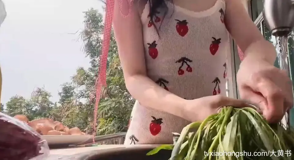 清纯美厨娘 白嫩可爱少女 插爆白虎穴