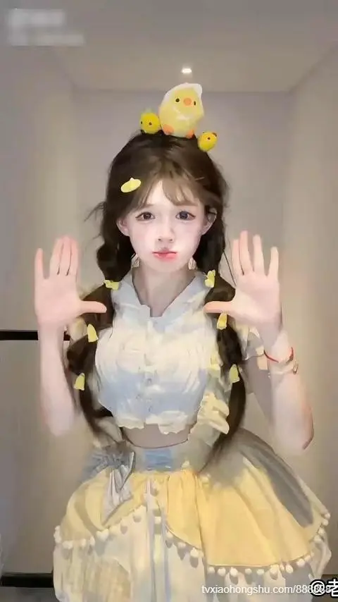 抖音网红魔法少女『冰凌紫萱』绿帽男友把萝莉女友献给榜一大哥车震内射