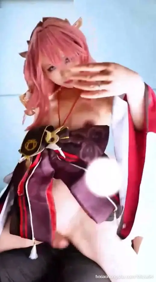 【推特网红】超极品辣妹 草莓羽衣 cos 爆乳浪叫女上位
