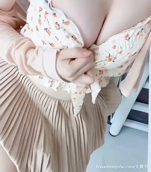 白桃少女 骚逼天天都想被老师的大肉棒干