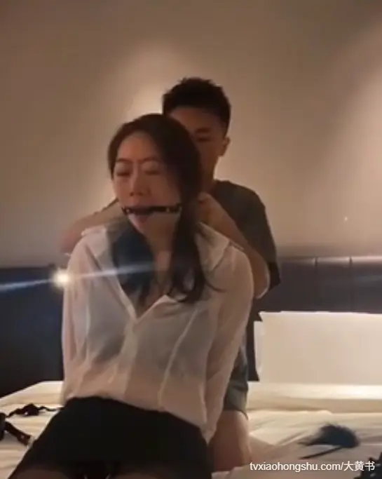 母狗被男友调教！
