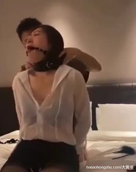 母狗被男友调教！