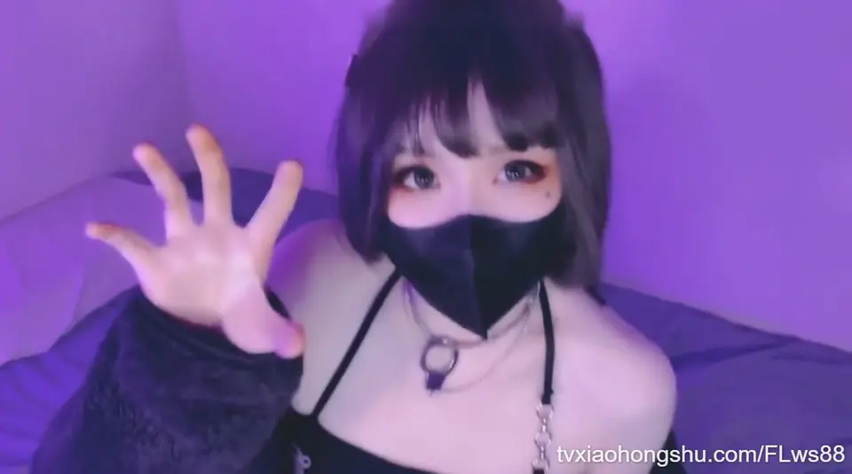 【校园学生】淫荡学妹晚上心情不好来我家，穿着性感黑丝吊带过来跟我做爱！