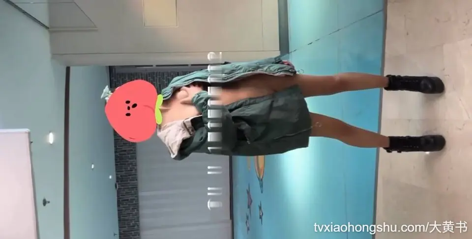 高中学妹琳琳露出  公园学校电影院露出翻车超刺激 意外露脸