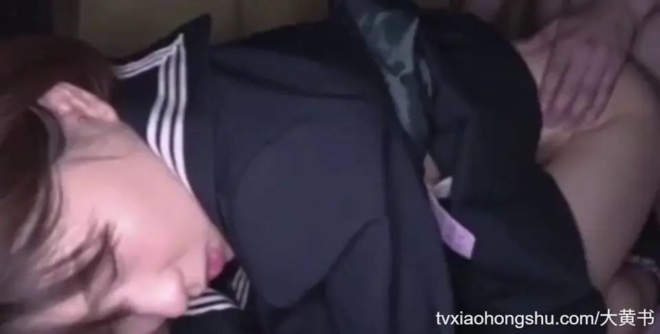 尾随强奸 真实尾随刚放学的高中生，迷晕强行插入内射 好刺激！