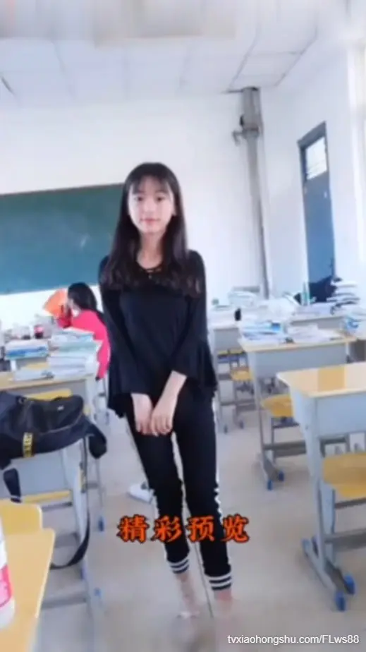 兽父抽插亲生闺女 妈妈刚出门就迫不及待拉女儿到卧室疯狂后入