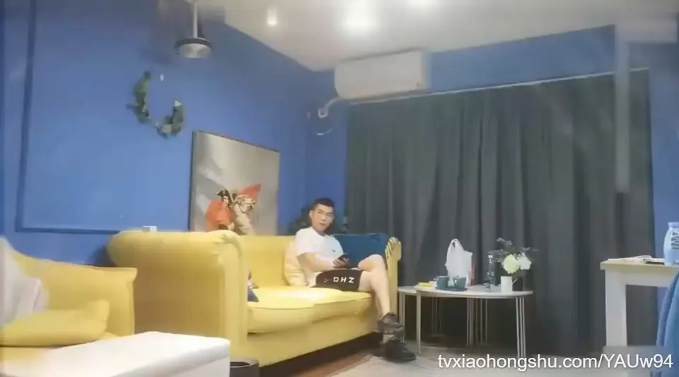 抱操玩COS的叫小萝莉，被骂大变态！