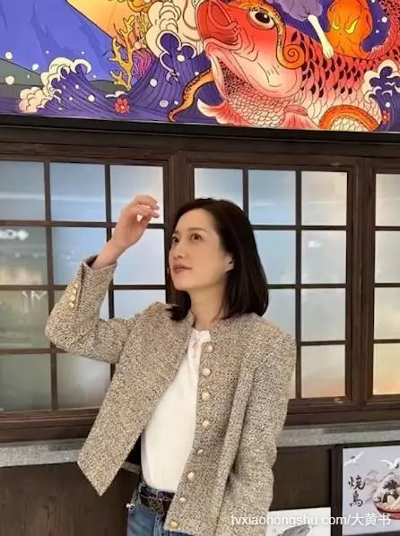 外表知雅优性的美少妇私底下是一碰就湿的骚母狗 主动骑乘鸡巴就变榨精机器疯狂上下插入榨精！