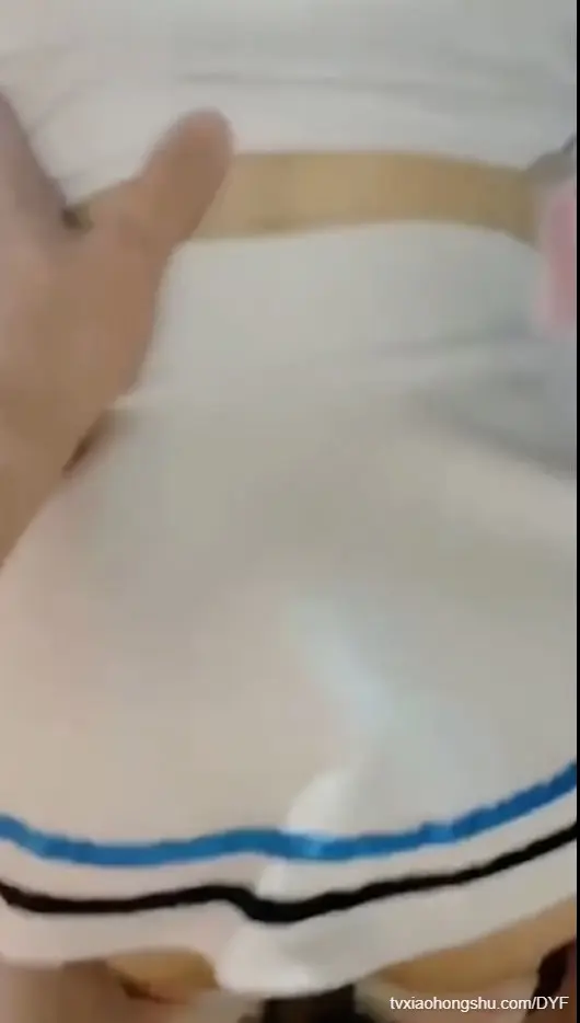 可爱学妹穿着制服直接操