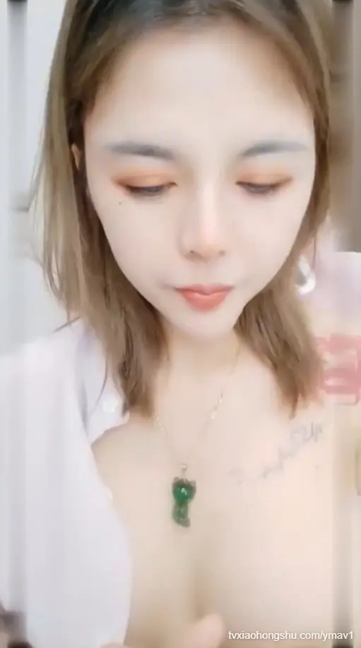 【极品女神】__爆乳超模艳诱惑，晃动大奶主持人舞挑逗真刺激1