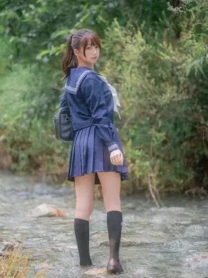 [しずく（原魔物喵）] 川で水遊び