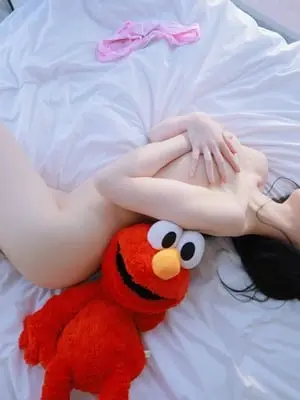 Yeon Woo - naked