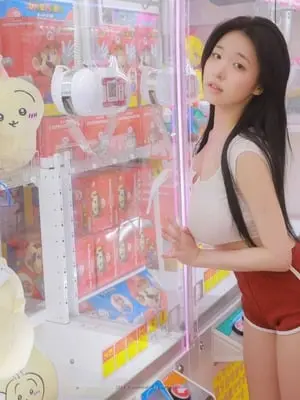 Yeon Woo - In Tokyo