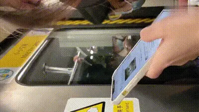 【硬核抄底】地铁站尾随跟拍极品御姐 动图预览