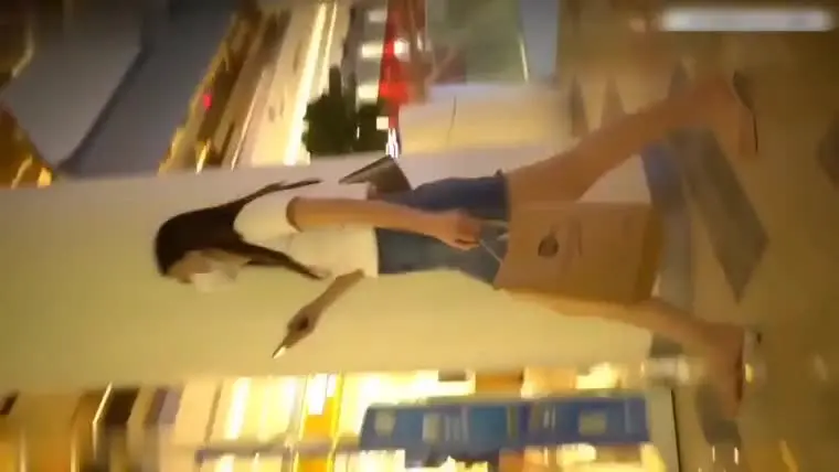商场尾随抄底少女们的精致小内内合集