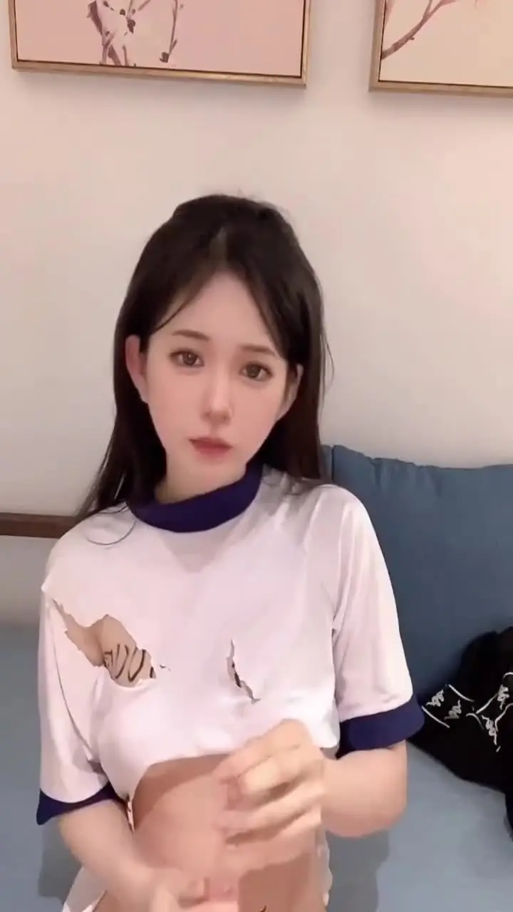 微博红人顶级容颜小萝莉 体操服手脚束缚自慰喷尿吃避孕套的精液