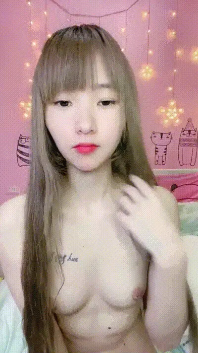 单纯学生妹初下海道具自慰 动图预览