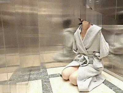 超嫩萝莉电梯里的KS训练和马路旁露台调教 动图预览