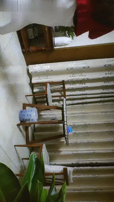 绿帽男偷拍老婆，30岁极品小少妇，肤白人骚，客厅被花式啪啪，淫声浪语娇喘香艳 动图预览