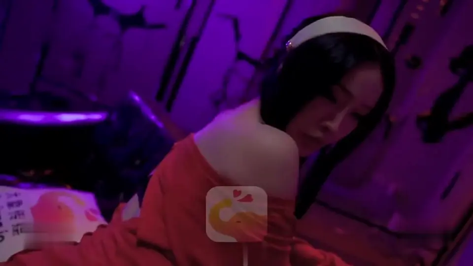 DA-39 巨乳coser巧遇路边搭讪