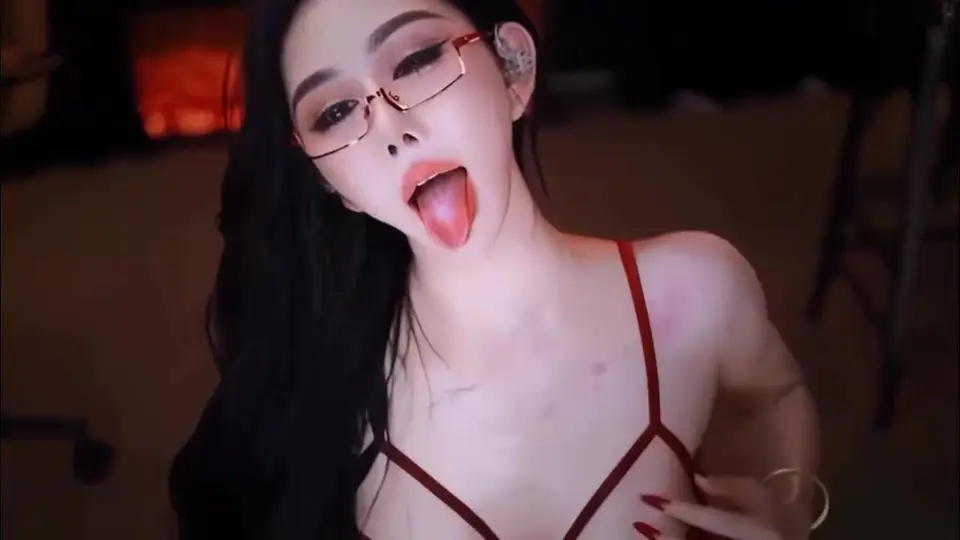 一美乳嫩鲍疯狂自慰白浆四溅超级诱惑
