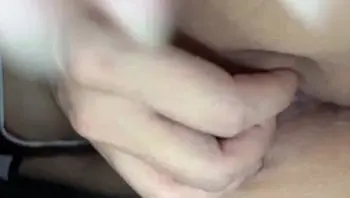 高颜值00后台湾人气模特艾希，奖励随机路人车震内射！
