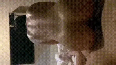 【重磅大瓜】性感模特泄密。被土豪包养后的日子！#模特#网红明星#清纯#女神#泄漏 动图预览