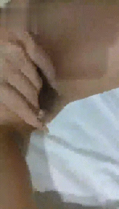 网爆流出演员刘亚麟与剧组美少妇偷情鸡巴确实大 少妇被干到撕心裂肺的叫 太销魂了太投入了 动图预览