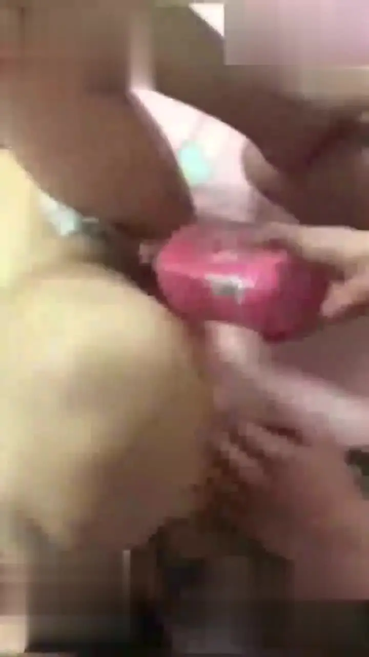 最新逼良事件现场各种删嘴巴