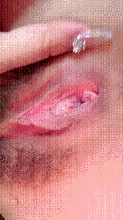 多彩主播【荔枝茶茶】福利姬美女  掰B自慰潮喷白浆-1 动图预览