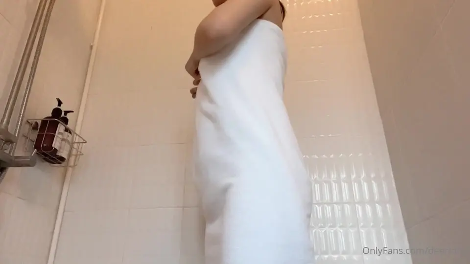 美露脸自慰喷水【deerlong 艾瑞莎】