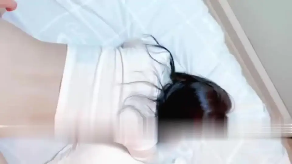 无套草小女友，小bi真紧啊