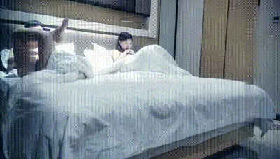 【七天极品探花】返场的小巧萝莉妹，温柔苗条极品美乳，两天干四场人气爆棚 动图预览